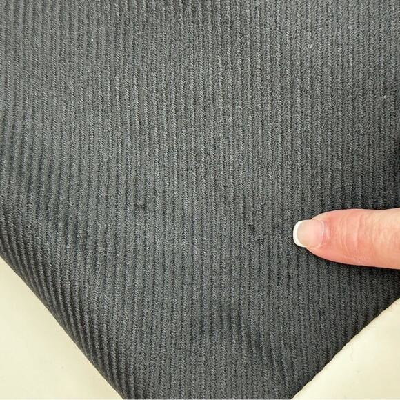 Burberry | Wool Mini Skirt | Black | Size 4 US - Picture 16 of 16